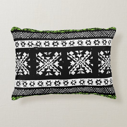 トライバル・ナバホ、白黒・グリーン・パターン。 アクセントクッション (正面)