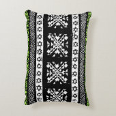 トライバル・ナバホ、白黒・グリーン・パターン。 アクセントクッション (裏面(縦))