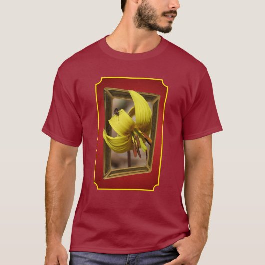 トラウトリリーの花が飛び出す Tシャツ (正面)