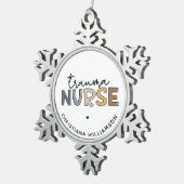 トラウマパーソナライズされたナース外傷看護ギフト スノーフレークピューターオーナメント (右)