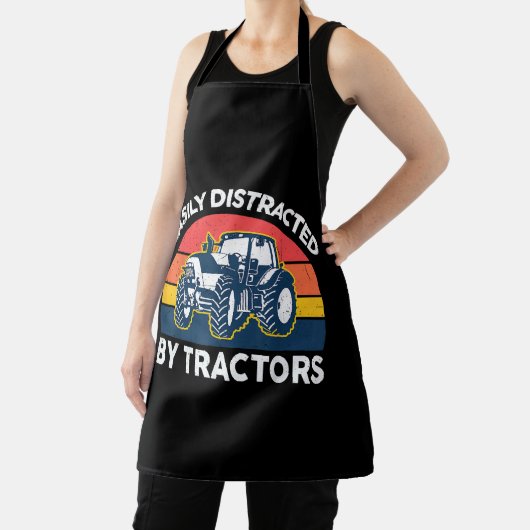 トラクタおもしろいーとシャツの農家Fに簡単に気を取られる エプロン (インサイチュ)