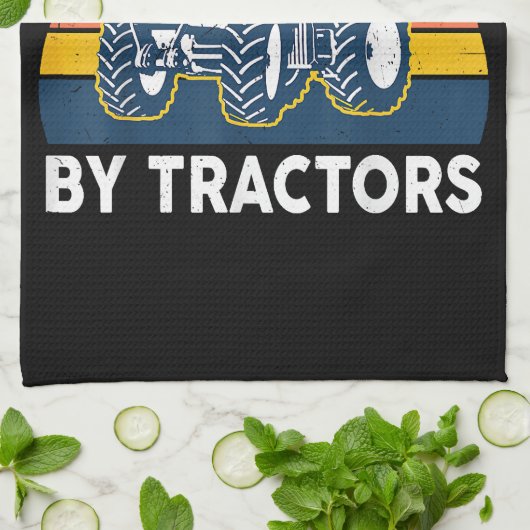 トラクタおもしろいーとシャツの農家Fに簡単に気を取られる キッチンタオル (折り畳み)