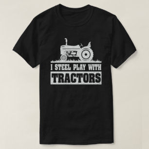トラクターで遊ぶの大好き！面白い農夫ギフト Tシャツ