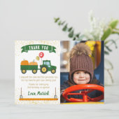 トラクターとカボチャの秋の誕生日写真ありがとうカード サンキューカード (スタンド正面)