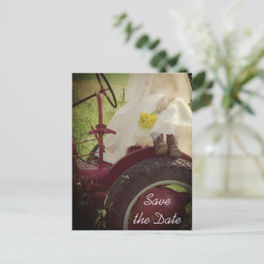 トラクターの国の結婚式の花嫁の日付を保存 案内ポストカード (スタンド正面)