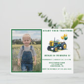 トラクターの開始フォトボーイ誕生日Bash 招待状 (スタンド正面)