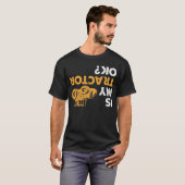 トラクターは大丈夫？上下逆おもしろい農家 Tシャツ (正面フル)