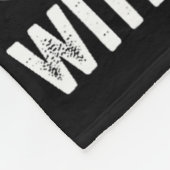 トラクターを持つ老人を決して過小評価しない フリースブランケット (角)