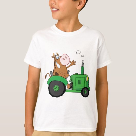 トラクターを運転する牛 Tシャツ (正面)
