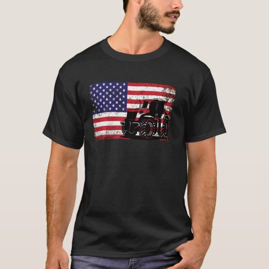 トラクターアメリカ国旗の愛国的ヴィンテージ農業 Tシャツ (正面)