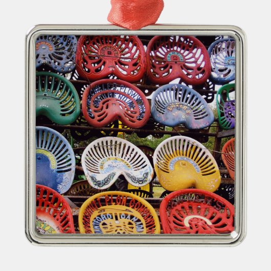 トラクターショーのトラクターの座席 メタルオーナメント (正面)