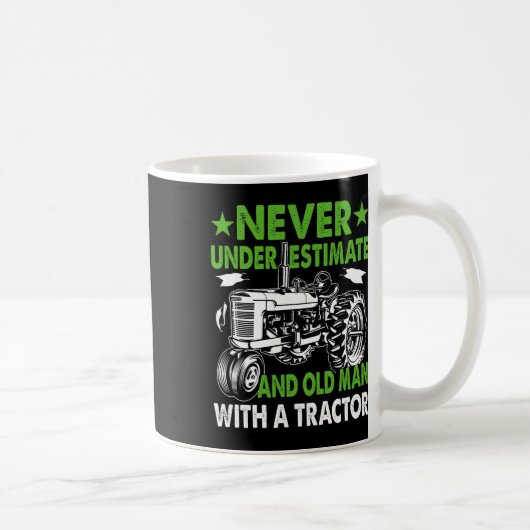 トラクター付きの老人を過小評価する コーヒーマグカップ (右)