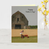トラクター父のデイカード：古いトラクターと納屋 カード (黄色い花)