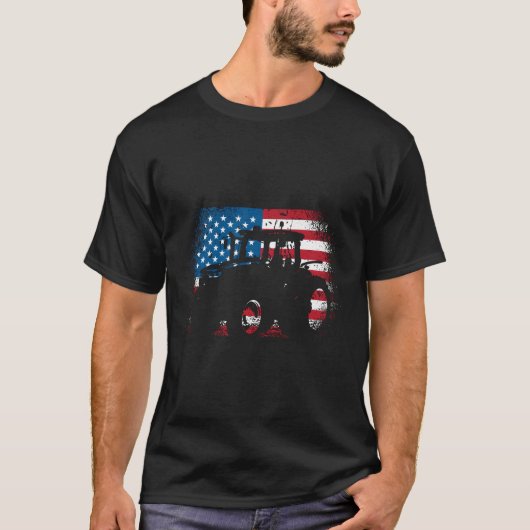 トラクター米国国旗の愛国的農家 Tシャツ (正面)