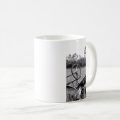 トラクター・イン・ザ・ロンググラス コーヒーマグカップ (正面右)