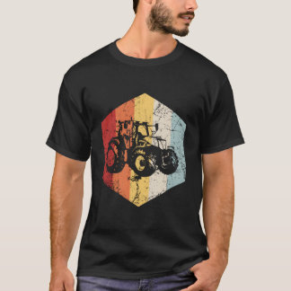 トラクター 農家 農業 農場 収穫 農業 Tシャツ