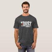 トラストジャーニーやる気を起こさせる-引用文メンズ Tシャツ (正面フル)