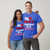トラックおもしろいカーの妻デザインハート夫ユーモア Tシャツ (ユニセックス)