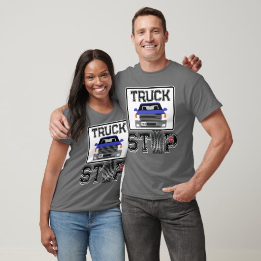 トラックが止まるクールな輸送 Tシャツ (ユニセックス)