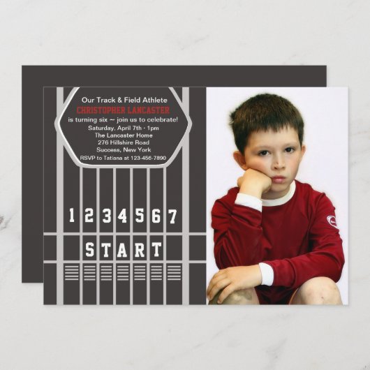 トラックとフィールドのスタートラインのフォト招待状 招待状 (正面/裏面)