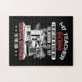 トラックの運転手は支払いを取得する窓から見て ジグソーパズル (横)