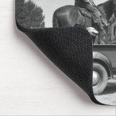 トラックの馬を持つカウボーイ マウスパッド (コーナー)