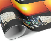 トラックを強く引いている西部のロデオの家畜の牛 ラッピングペーパー (ロールコーナー)