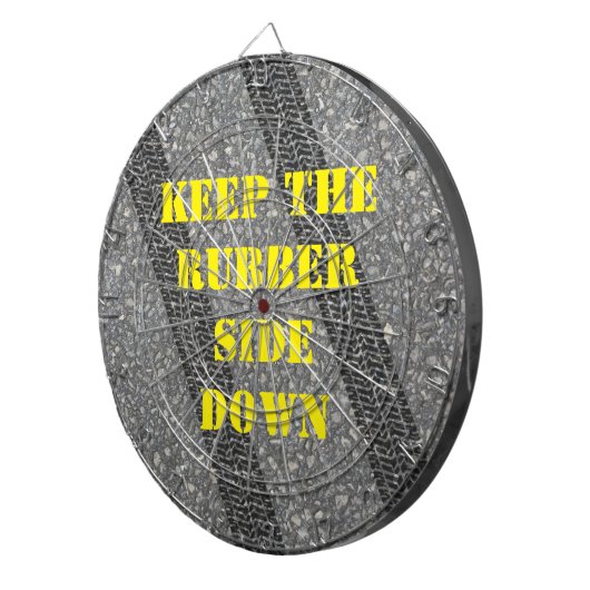 トラックを疲れさせるためにゴム製側面を固定して下さい ダーツボード (正面右)