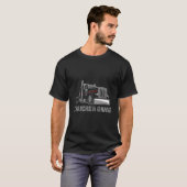 トラックドライバー – おもしろい大型トラック運転手集団 Tシャツ (正面フル)