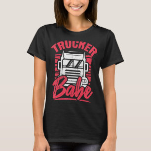 トラックユニークカーBabeトレーラートラックドライバーの女性 Tシャツ