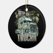 トラック保カーのトラックをトラックでトラックするトラックのトラック セラミックオーナメント (左)
