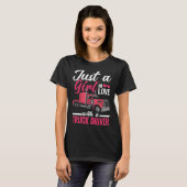 トラック運転手に恋する女の子です、かわいい Tシャツ (正面フル)
