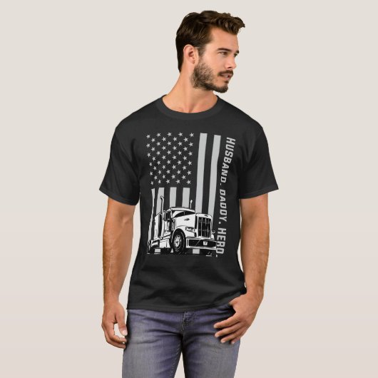 トラック運転手のパパのトラックの運転手の米国旗の父の日 Tシャツ (正面フル)