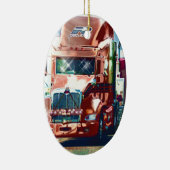 トラック運転手及びトラック恋人のための大きく赤い大型トラック セラミックオーナメント (右)