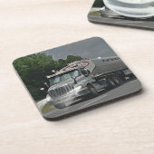 トラック運転手及び子供のための灰色の牛供給の水槽のトラック コースター (左側)