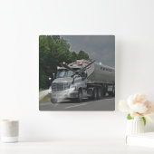 トラック食べ物を与えカーとキッズのための灰色の牛のシスタントラック スクエア壁時計 (ホーム)