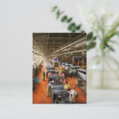 トラック – 工場 – 一部のアセンブリが必要1942 ポストカード (スタンド正面)