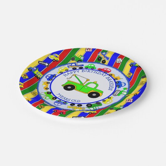 トラック、車、トラクターと交通シンボルや象徴誕生日 ペーパープレート (アングル)