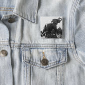 トラップでつかまえられる若い象 缶バッジ (インサイチュ)