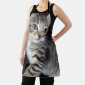 「トラブルのヒゲ – いたずら好きな虎猫子猫 エプロン (インサイチュ)