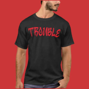 トラブル レッドグラフィティラベルシャツ Tシャツ