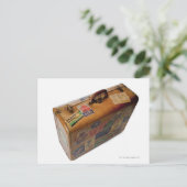 トラベルファッションドシール付きの古いスーツケース ポストカード (スタンド正面)