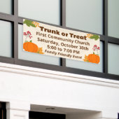 トランクまたはトリート紅葉カボチャイベント 横断幕 (ビルの外側)