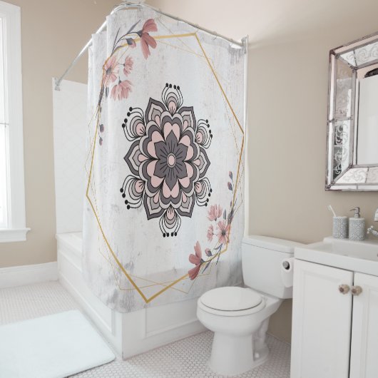 トランクランゴリ：ピンクとグレーのフローラ調和 シャワーカーテン (インサイチュ)