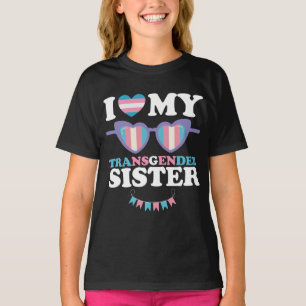 トランスジェンダーな姉妹を愛する家族 トランスジェンダー LGBTQ Tシャツ