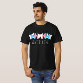 トランスジェンダーの蝶々 Love Is Love Tシャツ (正面フル)