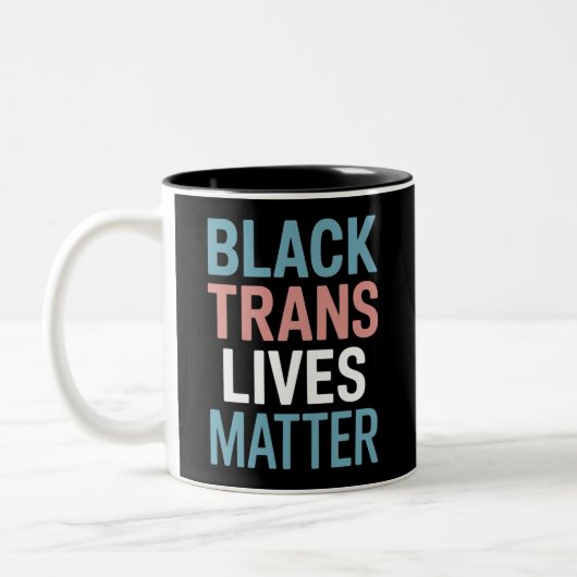 トランスジェンダーの黒人LGBTQ支援活動は大切 ツートーンマグカップ (左)