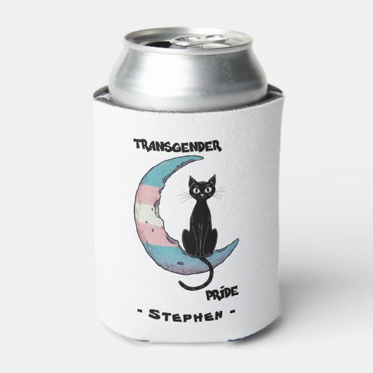 トランスジェンダープライド- Black Cat on Trans Flag Moon 缶クーラー (缶正面)