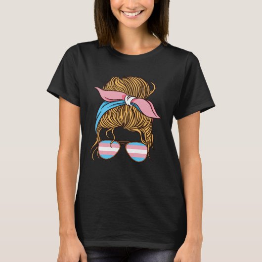 トランスジェンダー両性女性性横断国旗のトランス Tシャツ (正面)