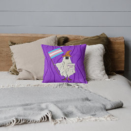 トランスジェンダー旗を持つハロウィーン幽霊 クッション